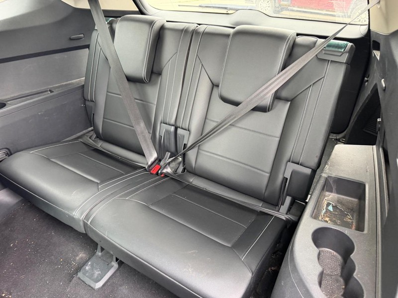 Volkswagen Atlas Vehicle Full-screen Gallery Image 8