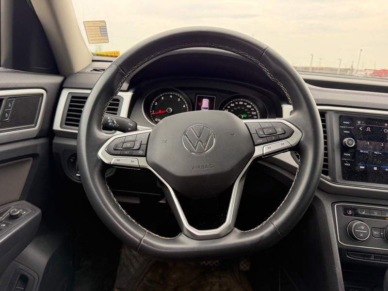 Volkswagen Atlas Vehicle Full-screen Gallery Image 13