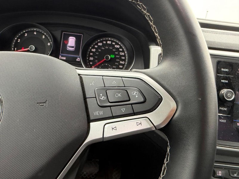 Volkswagen Atlas Vehicle Full-screen Gallery Image 15