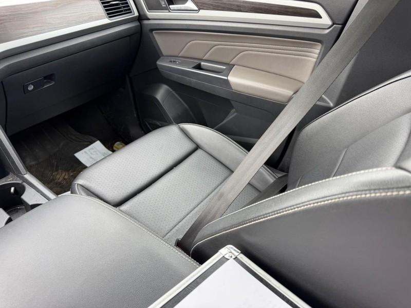 Volkswagen Atlas Vehicle Full-screen Gallery Image 19