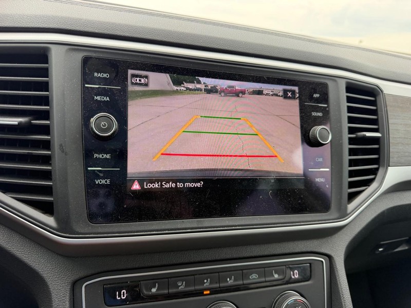 Volkswagen Atlas Vehicle Full-screen Gallery Image 23