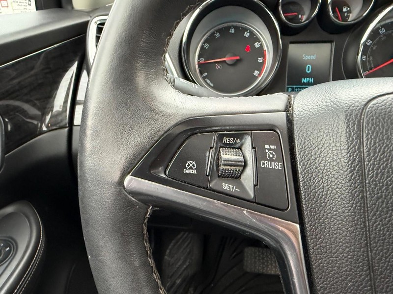 Buick Encore Vehicle Full-screen Gallery Image 11