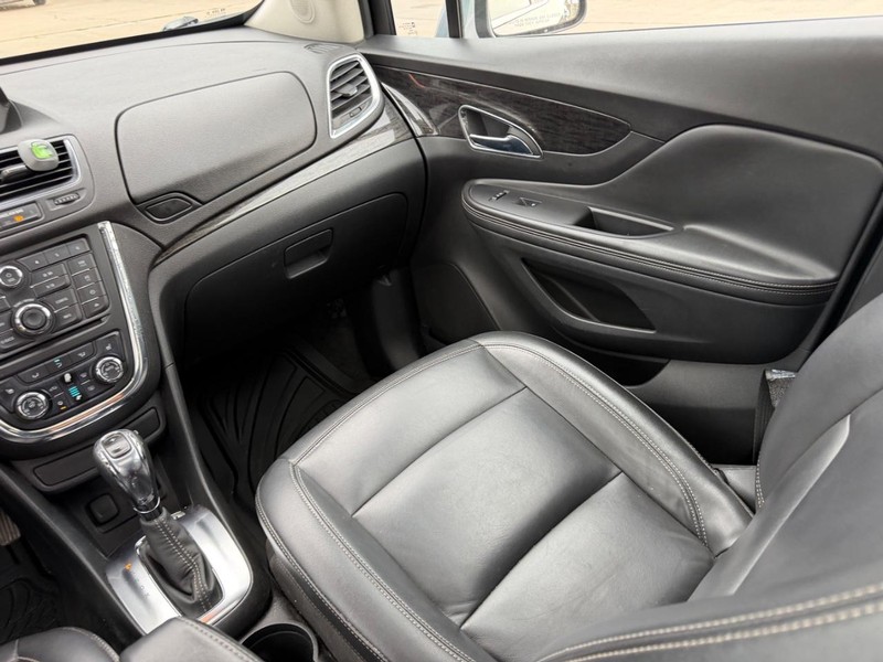 Buick Encore Vehicle Full-screen Gallery Image 16