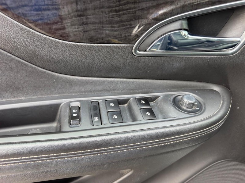Buick Encore Vehicle Full-screen Gallery Image 17