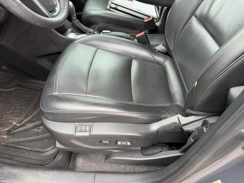 Buick Encore Vehicle Full-screen Gallery Image 18
