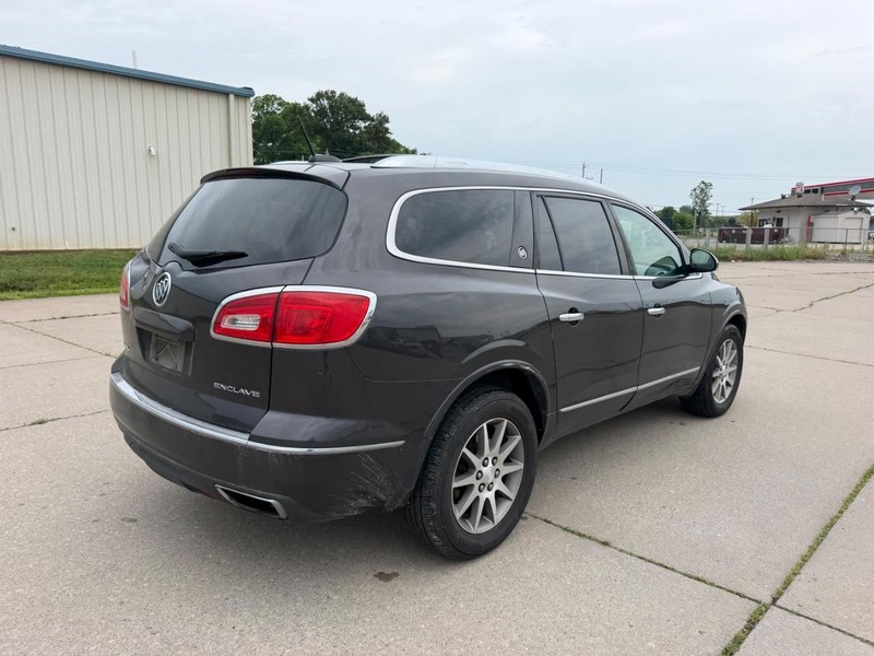 Buick Enclave Vehicle Full-screen Gallery Image 3