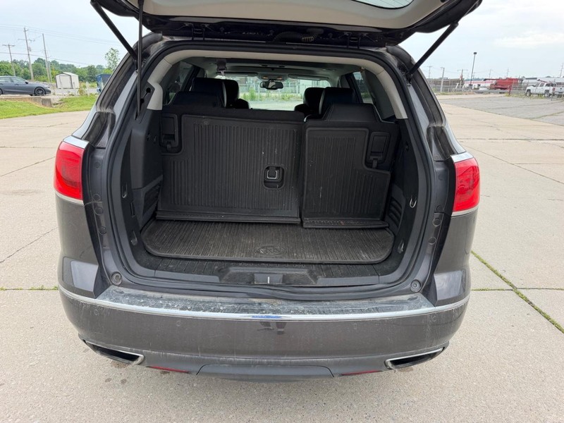 Buick Enclave Vehicle Full-screen Gallery Image 5