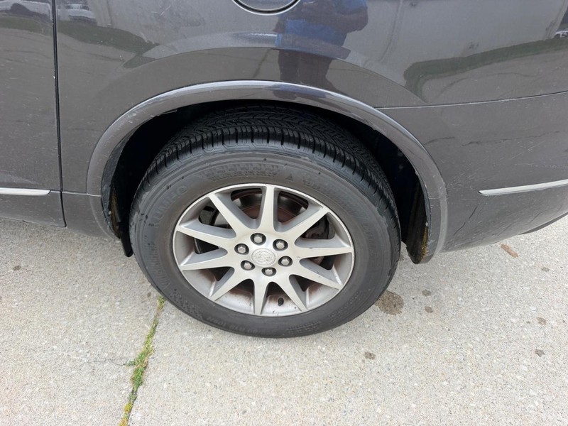 Buick Enclave Vehicle Full-screen Gallery Image 7