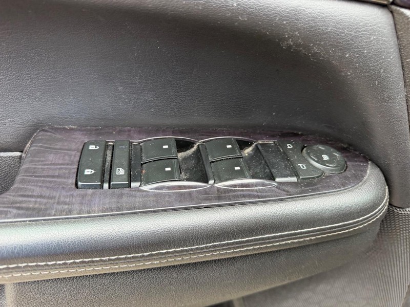 Buick Enclave Vehicle Full-screen Gallery Image 8