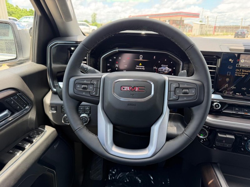 GMC Sierra 1500 Vehicle Full-screen Gallery Image 9