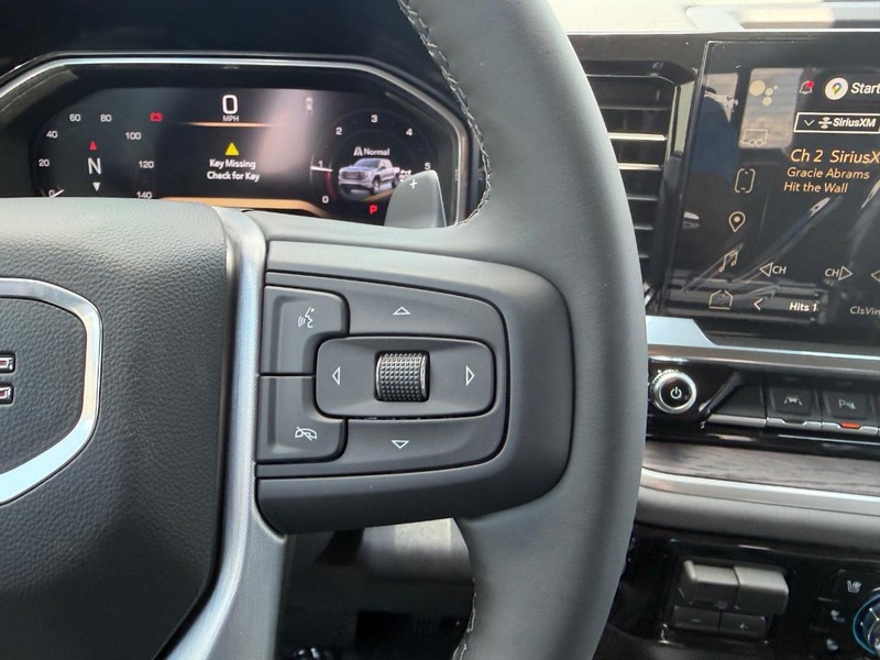 GMC Sierra 1500 Vehicle Full-screen Gallery Image 11
