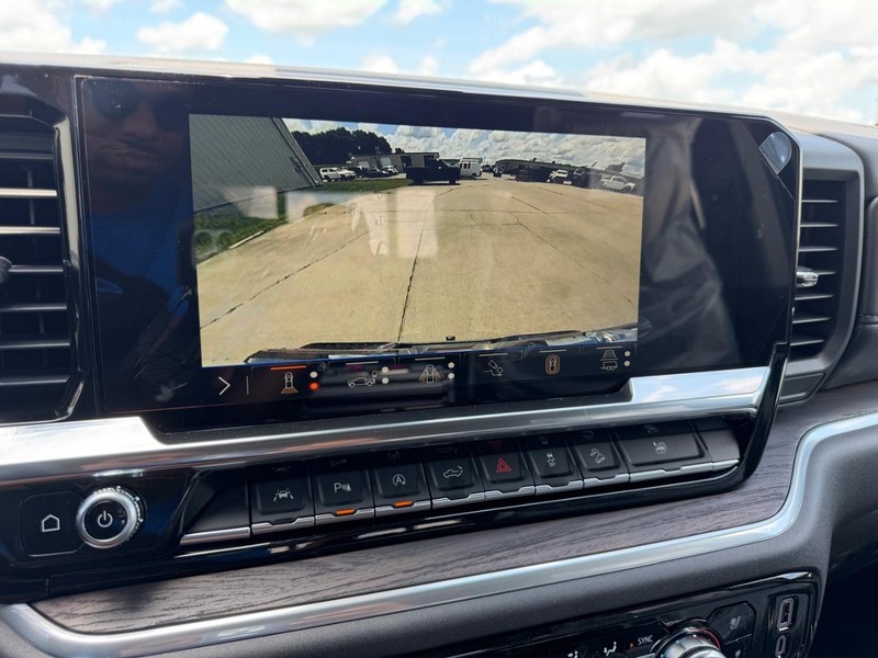 GMC Sierra 1500 Vehicle Full-screen Gallery Image 19