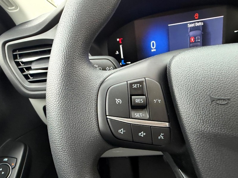Ford Escape Vehicle Full-screen Gallery Image 12