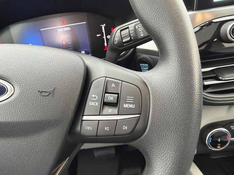 Ford Escape Vehicle Full-screen Gallery Image 13