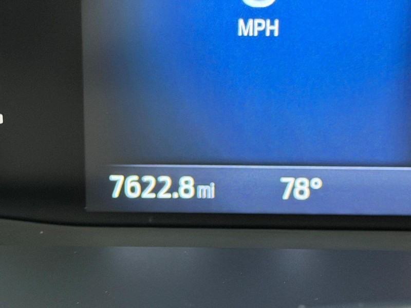 Ford Escape Vehicle Full-screen Gallery Image 20