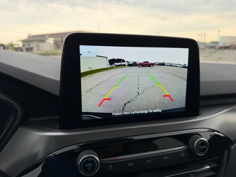 Ford Escape Vehicle Full-screen Gallery Image 21
