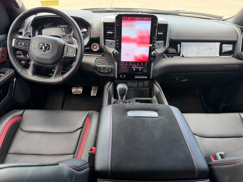 Ram 1500 Vehicle Full-screen Gallery Image 8