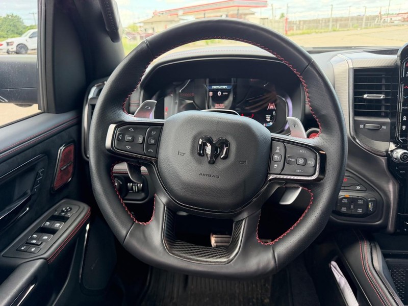 Ram 1500 Vehicle Full-screen Gallery Image 9