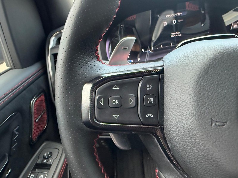 Ram 1500 Vehicle Full-screen Gallery Image 10