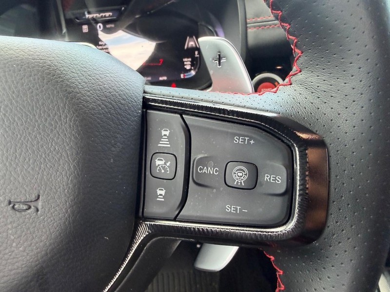 Ram 1500 Vehicle Full-screen Gallery Image 11