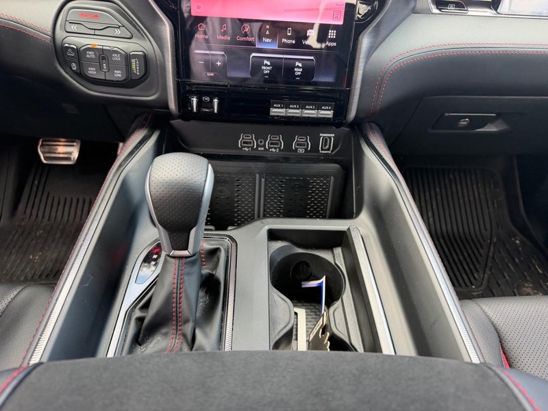 Ram 1500 Vehicle Full-screen Gallery Image 15