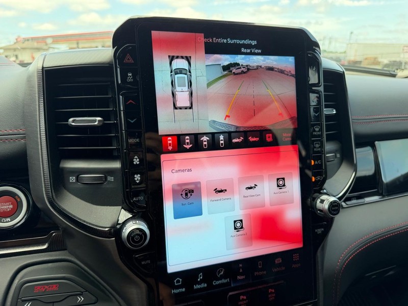 Ram 1500 Vehicle Full-screen Gallery Image 21