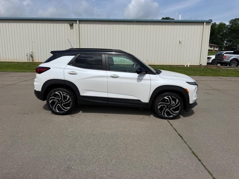 Chevrolet TrailBlazer Vehicle Full-screen Gallery Image 2