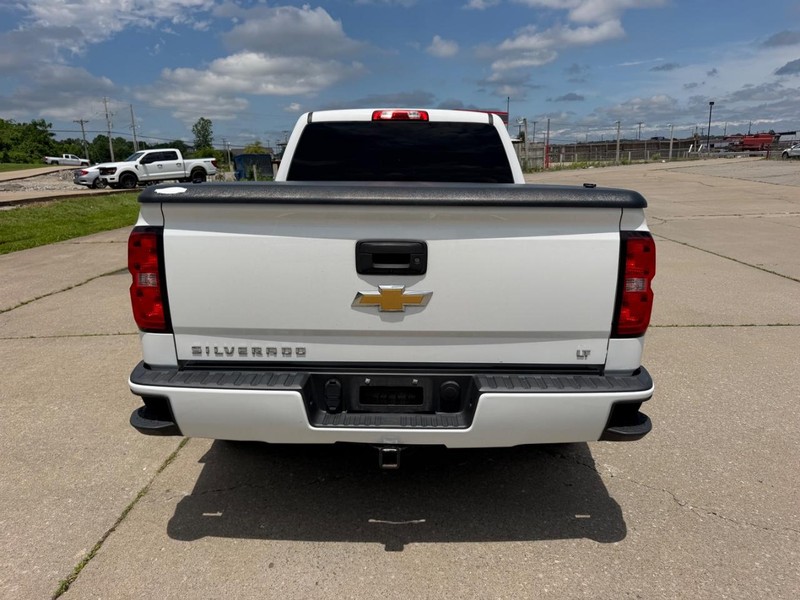 Chevrolet Silverado 1500 Vehicle Full-screen Gallery Image 4