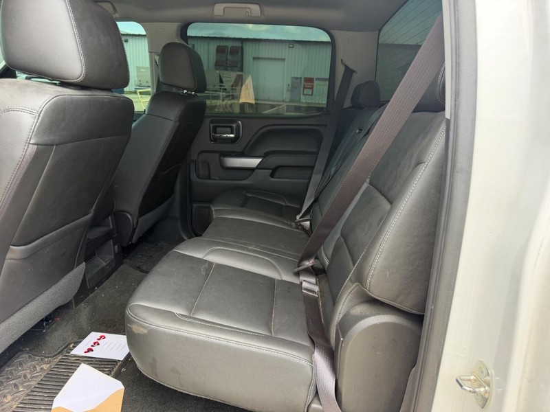 Chevrolet Silverado 1500 Vehicle Full-screen Gallery Image 7