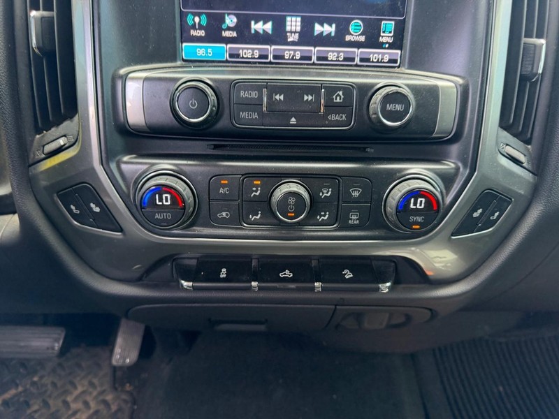 Chevrolet Silverado 1500 Vehicle Full-screen Gallery Image 13