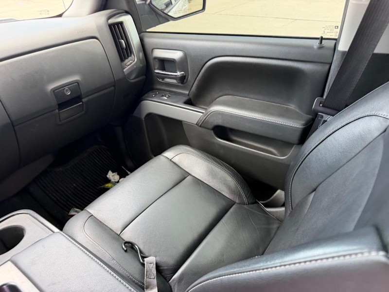 Chevrolet Silverado 1500 Vehicle Full-screen Gallery Image 14