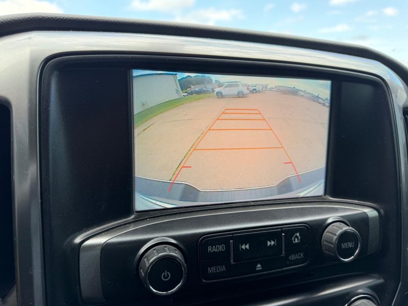 Chevrolet Silverado 1500 Vehicle Full-screen Gallery Image 18