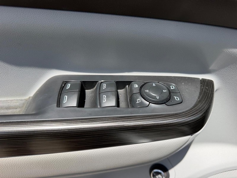GMC Acadia Vehicle Full-screen Gallery Image 19