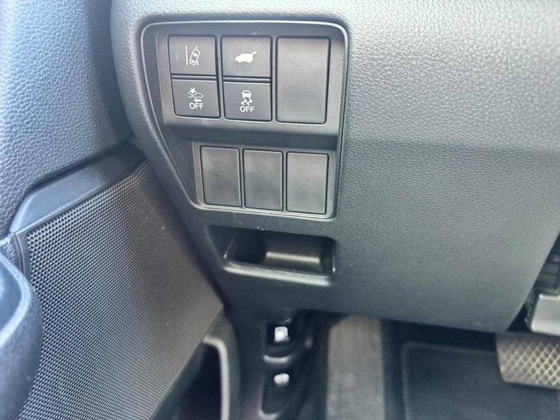 Honda CR-V Vehicle Full-screen Gallery Image 15