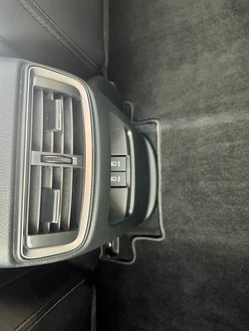 Honda CR-V Vehicle Full-screen Gallery Image 20