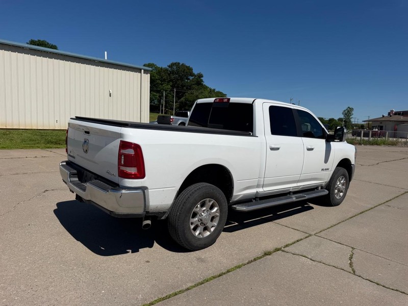 Ram 2500 Vehicle Full-screen Gallery Image 3