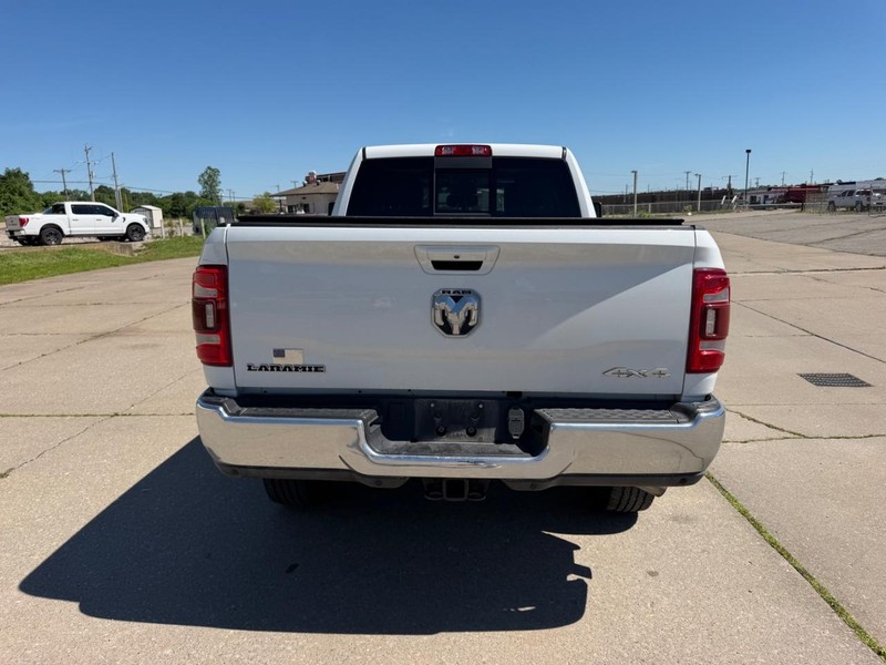 Ram 2500 Vehicle Full-screen Gallery Image 4