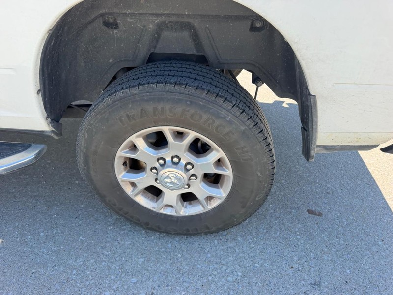 Ram 2500 Vehicle Full-screen Gallery Image 7