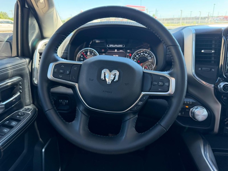 Ram 2500 Vehicle Full-screen Gallery Image 11