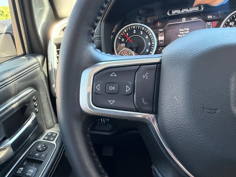 Ram 2500 Vehicle Full-screen Gallery Image 12