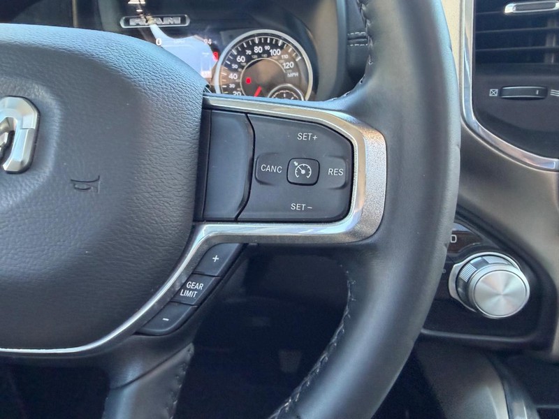 Ram 2500 Vehicle Full-screen Gallery Image 13