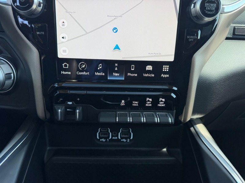 Ram 2500 Vehicle Full-screen Gallery Image 17