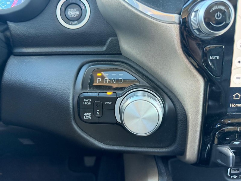 Ram 2500 Vehicle Full-screen Gallery Image 18