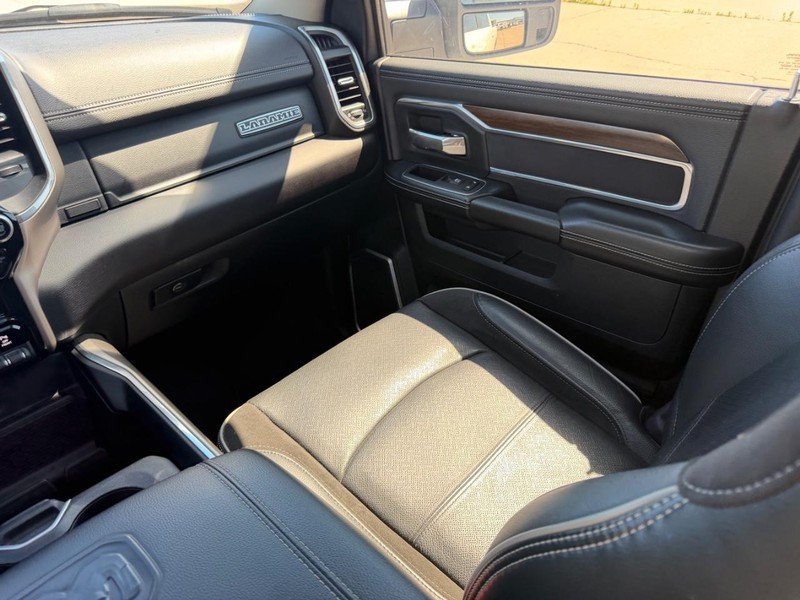 Ram 2500 Vehicle Full-screen Gallery Image 19