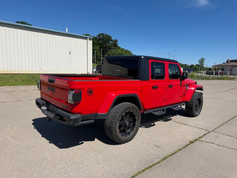 Jeep Gladiator Vehicle Full-screen Gallery Image 3