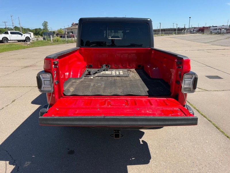 Jeep Gladiator Vehicle Full-screen Gallery Image 5