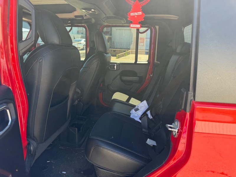 Jeep Gladiator Vehicle Full-screen Gallery Image 7