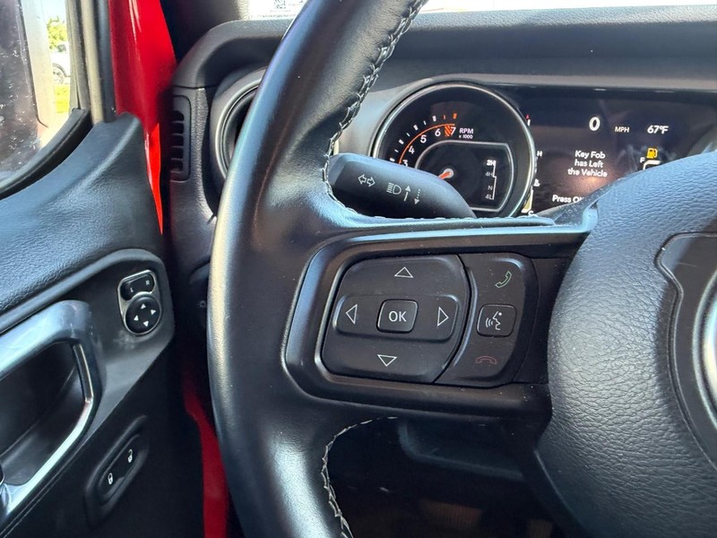 Jeep Gladiator Vehicle Full-screen Gallery Image 10