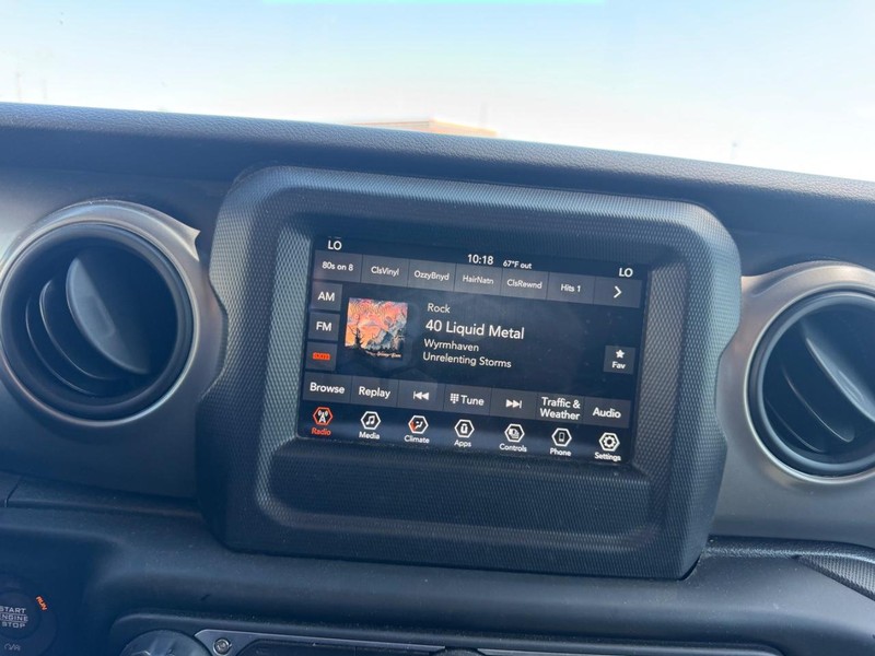 Jeep Gladiator Vehicle Full-screen Gallery Image 12