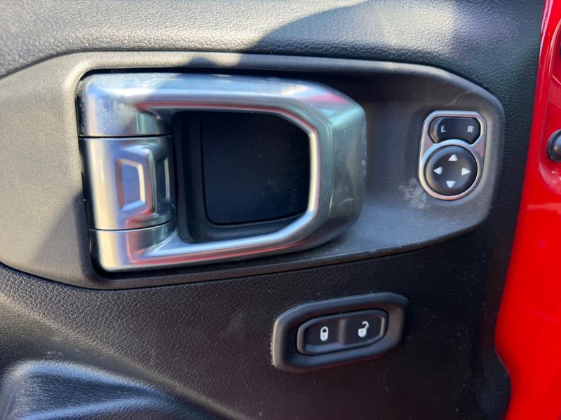 Jeep Gladiator Vehicle Full-screen Gallery Image 16